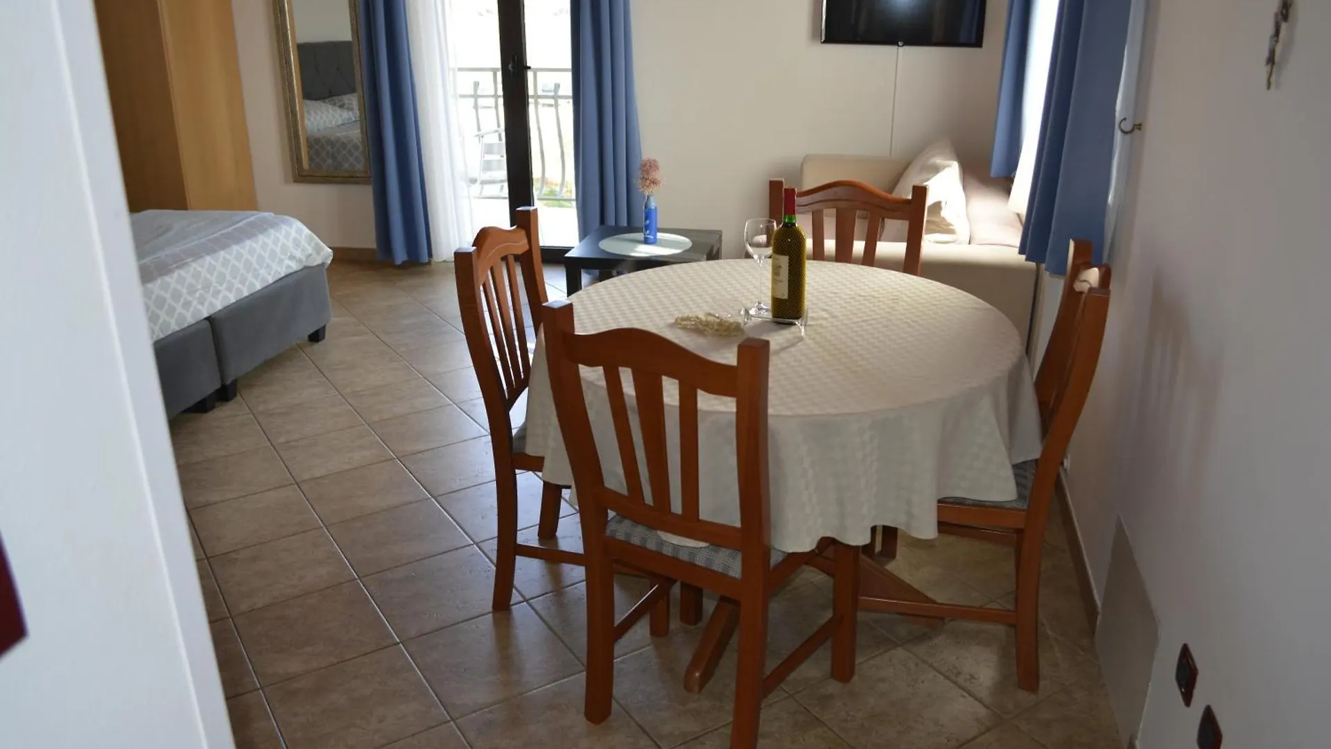 Villa Mara روفينج